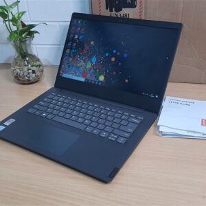 Laptop tipis elegan Lenovo V14-14IKB Core i3-8130U ram 4GB DDR4 Hardisk 1TB mulus normal siap kerja  (terjual)