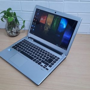 Laptop slim elegan Acer Aspire V5-431 Intel Celeron 877 ram 4GB hd320GB layar 14in normal siap pakai