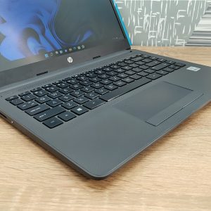 Laptop Kenceng HP 240-G8 Intel Corei3-1005G1 RAM 8GB SSD256GB NVMe Layar14in Slim Elegan Normal