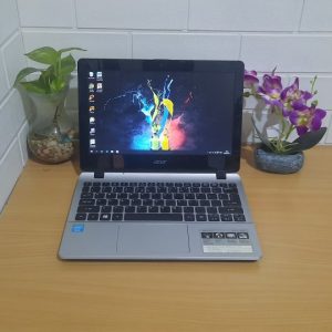 Laptop slim mulus elegan layar 11’6in ram 4GB Acer Aspire E3-112 normal semua ringan dibawa siap online (terjual)